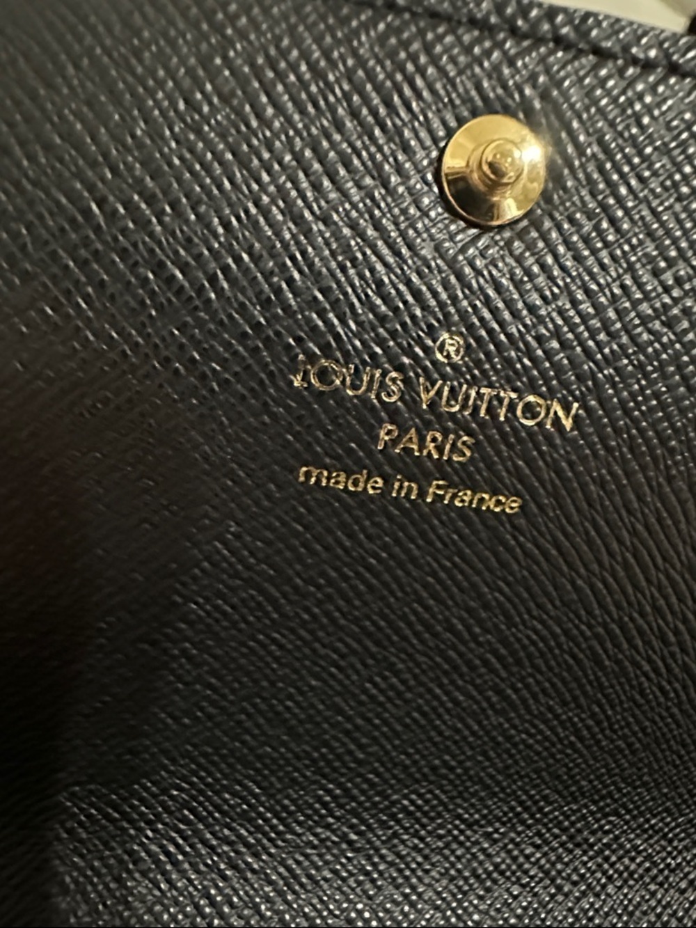 Louis Vuitton Reverse Sarah Wallet - Picture 10 of 12